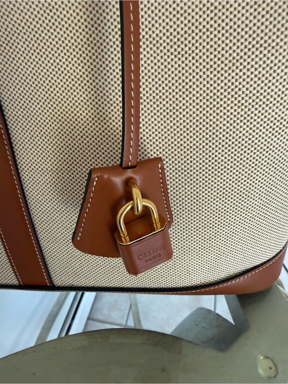 Celine Cabas de France Medium Tote Bag. - Picture 2 of 11